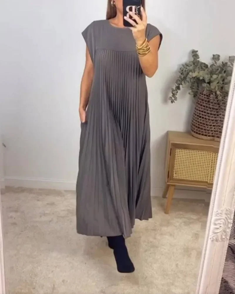 Helena plissiertes Kleid mit kurzen Ärmeln