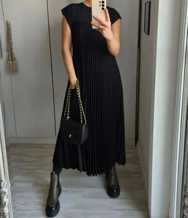 Helena plissiertes Kleid mit kurzen Ärmeln